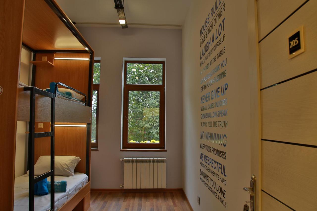 Central Hostel Şǝki Exterior foto